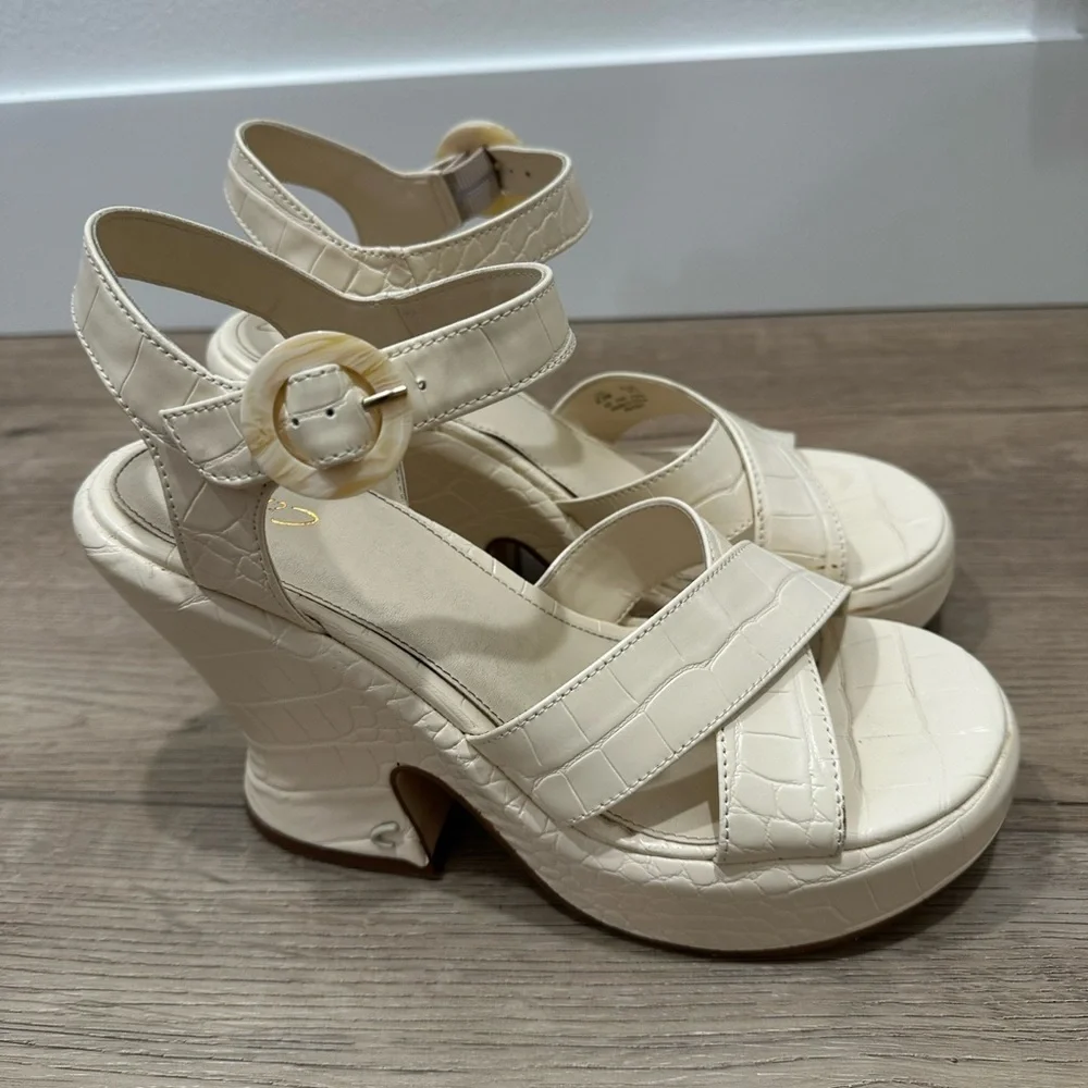 Circus Sam Edelman Peony platform Cream Wedge Sandal funky retro patent heels